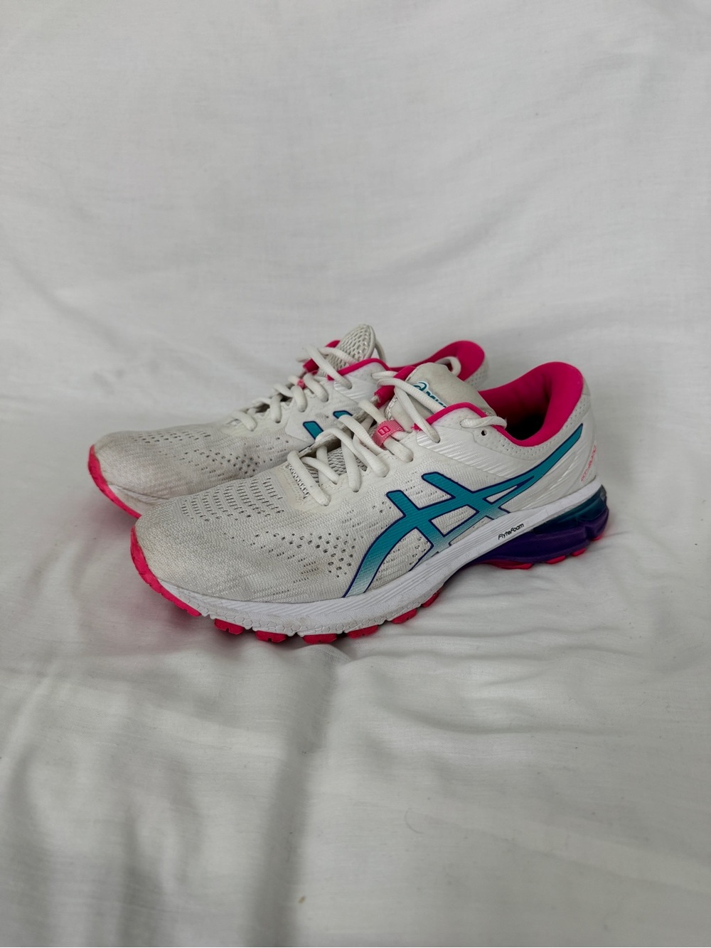 ASICS GT-2000 8 Running Shoes in White Lagoon Women's US 9